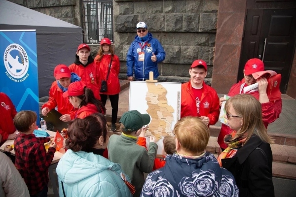 Волонтёры Победы приняли участие в организации тематической площадки «Бессмертный полк. Карелия»